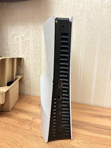 plesteysn 5: PlayStation 5 Slim oyun konsolu + DualSense idarəetmə pultu play — 2