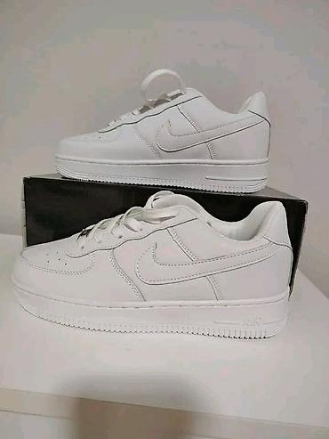 converse bele: Nike Air Force 1 Low, potpuno bele patike. - Klasik sa niskim profilom — 1