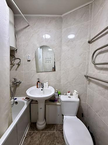 Продажа квартир: 3 комнаты, 58 м², 5 мкр 104 серия, 3 этаж, Евроремонт — 11