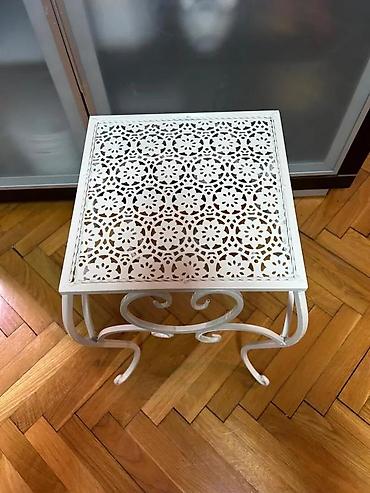 Stilski klub stolovi: Dekorativni metalni stočić – vintage/šik stil - Materijal — 4