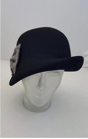 Šeširi: Nov damski šešir od 100% vune, veličine 57 — 2
