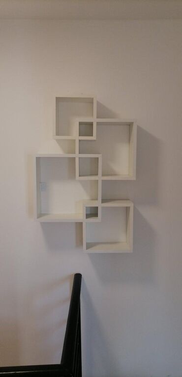 Police: Zidna Polica 🛠️ Materijal i dekor: Univer debljine 18 mm Dekor — 6