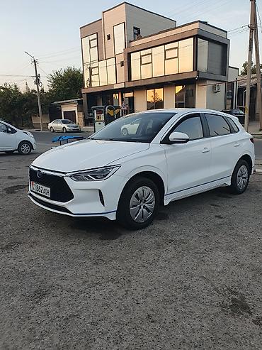 rota grid: BYD E2: 2021 г., 10 л, Автомат, Электромобиль, Хэтчбэк — 1