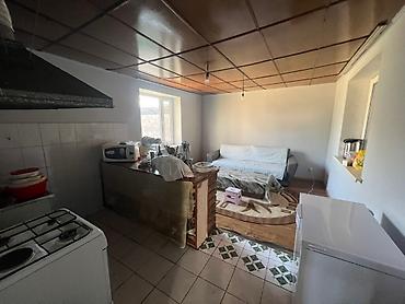 Продажа коттеджей и домов: --- 🏡 **Продается уютный и просторный дом в г. Бишкек, ул. Матыева 72 — 9