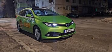 Toyota Auris: 1.8 l | 2015 year MPV