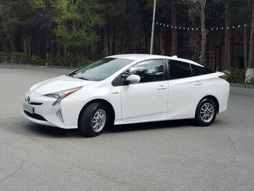 pirus 30 kuza: Toyota Prius: 1.8 l | 2018 il Hetçbek