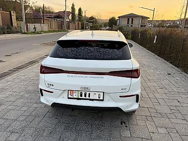 без обмена: BYD E2: 2021 г., Автомат, Электромобиль — 4