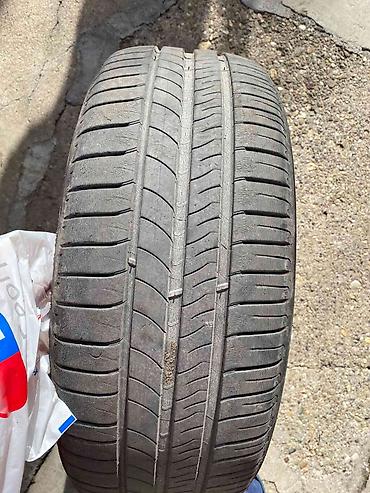 185 65 r15 m s: Gume Michelin 205 55 16
4 komada 
9 eurra komad — 1