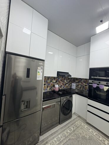 Həyət evləri və villaların satışı: Ev Maştağa Qəsəbəsi düz yolun kənarında yerləşir. Kiçik həyəti var o — 17