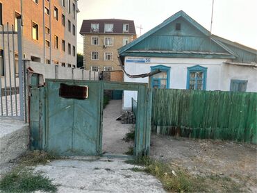 куплю дом в городе ош: Полдома, 50 м², 3 комнаты, Собственник, Старый ремонт