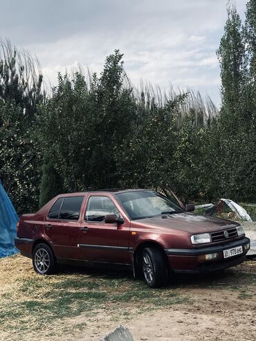 volkswagen passat токмок: Volkswagen Vento: 1993 г., 1.8 л, Механика, Газ, Седан