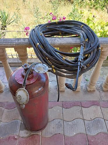 qaz klapanı: Sənaye qaz kəsici komplekti Tərkib: - Metal balon (qaz üçün), üst — 1