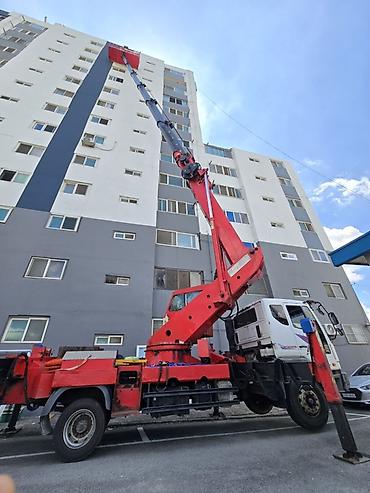 услуга автовышка: Услуги автовышки, высота подъёма от 12м до 45метр,люлька — 3