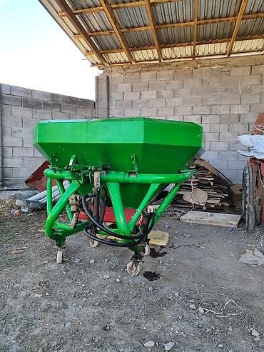 Пескоразбрасыватели: Продается разбрасыватель, навесной (Рум).состояние хорошее. объем до — 14