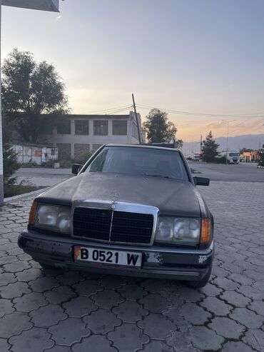 купить авто аварийном состоянии: Mercedes-Benz W124: 1987 г., 2.3 л, Механика, Бензин, Седан