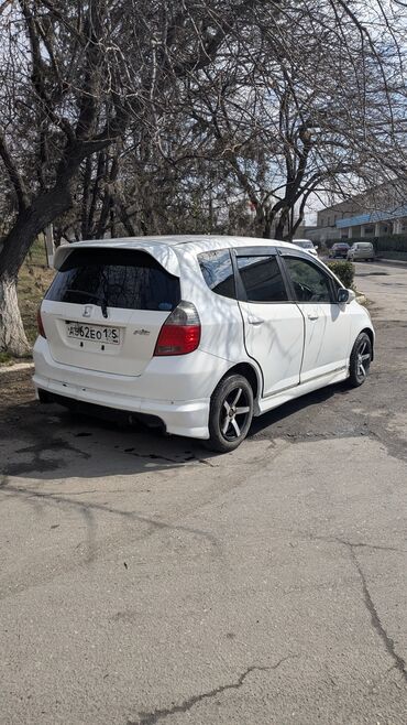 автомобили киа: Honda Fit: 2005 г., 1.3 л, Вариатор, Бензин, Хэтчбэк