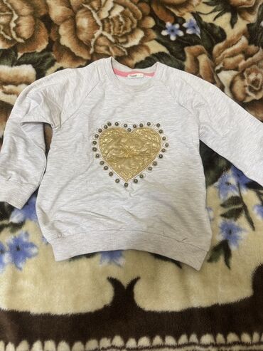 Koftalar, sviterlər: Uşaq geyimi - Ağ uzunqol köynək: Ön hissədə qrafik printli dizayn — 2