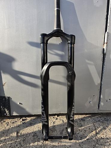 Велосипед тетиктери: В продаже вилка RockShox Lyrik Select +170-180mm, ноги без коцек — 1