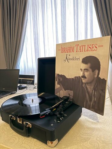 patefon satilir: Qrammafonlar Mehduddur!!! Çox gözəl Retro Qramafon və göz oxşuyan qara