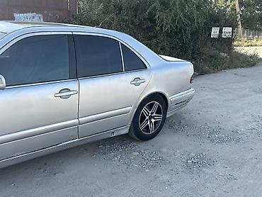 lx 570 2014: Mercedes-Benz E-Class: 2001 г., 2.2 л, Механика, Дизель, Седан — 1