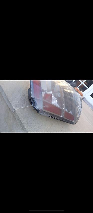 prius stopu: Arxa sağ stop fənəri –Tayota Prius 20 gövdə.Sağ aşağı hissəsində qırıq — 2