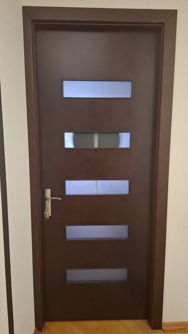 Çəngəllər: Yataq otağı üçün İşlənmiş Otaq qapısı Zamok ilə, Ünvandan götürmə