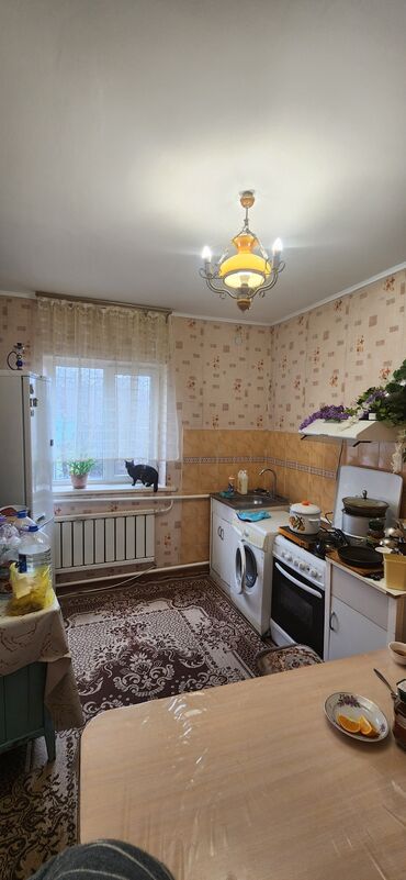 мадина квартира берилет: Үй, 70 кв. м, 3 бөлмө, Менчик ээси, Косметикалык оңдоо