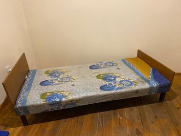 Otaq bitkiləri: İşlənmiş, Təknəfərlik çarpayı