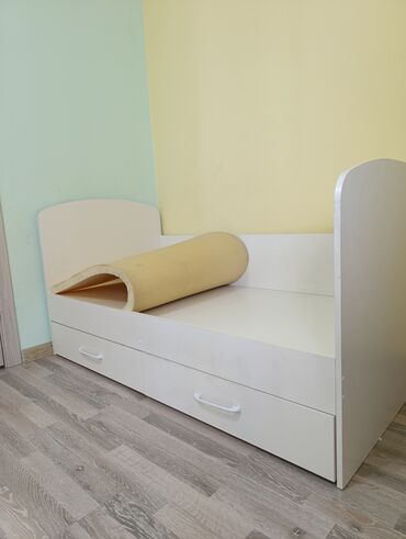 купить кровать бу кривой рог: 2 детские кровати, каждая кровать стоит 3800с. Выдвижные ящики для