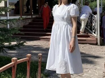 вечернее синее платье на выпускной: Белое женское платье миди - Цвет: белый - Длина: ниже колена (миди) -