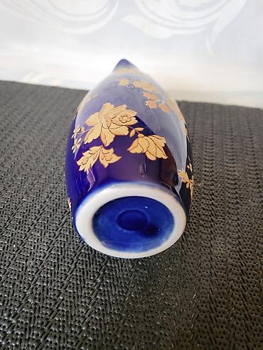 drobnjak vaza: Vaza nova iz 70ih godina. Vaza porcelan,kobalt pozlata perfektna,sve — 9