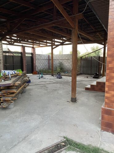 Продажа домов: Дом, 100 м², 4 комнаты, Собственник — 9