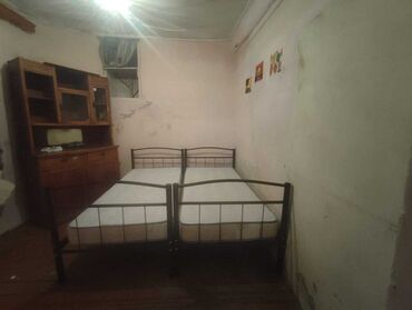 Mebel: Təknəfərlik çarpayı, Bazasız, Matras ilə, Siyirməsiz