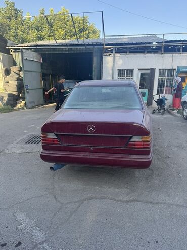 шины на аккорд: Mercedes-Benz W124: 1989 г., 2.2 л, Автомат, Бензин, Седан