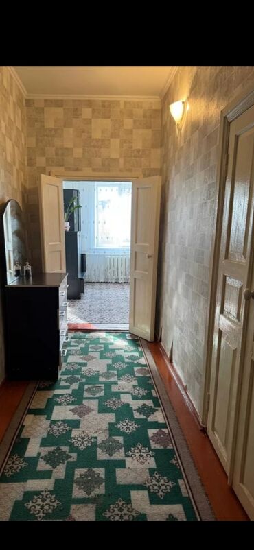 Долгосрочная аренда домов: 60 м², 4 комнаты, Парковка, Сарай, Забор, огорожен