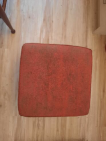 Stolice: Retro tabure,stolica Dimenzije oko 44x44 cm. Visina oko 36 cm Nogice — 6