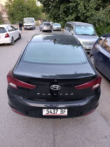 самая деловая машина: Hyundai Elantra: 2019 г., 2 л, Вариатор, Бензин, Седан