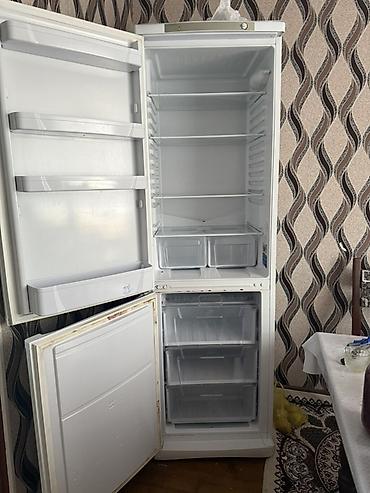холодильники мини: Холодильник Indesit, двухкамерный, с нижней морозильной камерой — 2