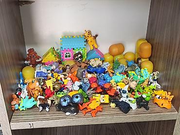 Oyuncaqlar: Kinder hem toplu hemde tek tek de satilir toplu sekilde alan olsa ucuz — 1