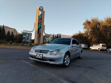 mersedes unversal: Mercedes-Benz C 230: 2.3 l | 2002 il Sedan