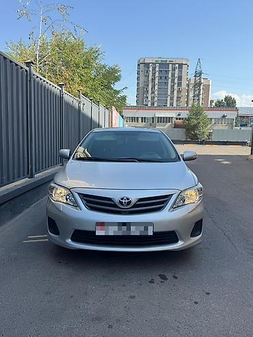 Toyota Corolla: 2011 г., 1.4 л, Механика, Бензин, Седан
