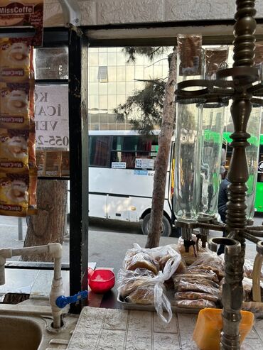 Ofislər: Köşk 20 yanvarda yerləşir. Xadavoy yerdi. 102və159 nömrəli avtobusun — 1