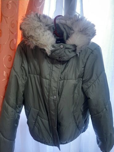 zimska jaknal x: S (EU 36), Sa postavom
