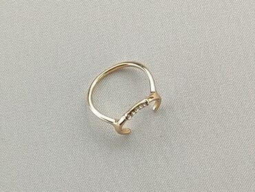 Jewellery: Ring, Female, condition - Satisfying