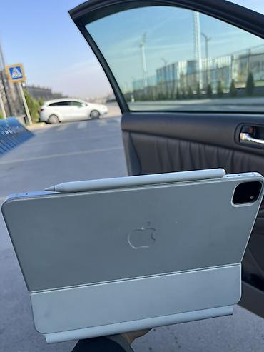 macbook pro touch bar: Планшет, Apple, память 256 ГБ, 10" - 11", Wi-Fi, Б/у, Классический цвет - Белый — 4