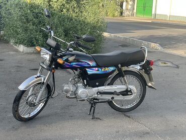 мотоциклы и мопеды: Мотоцикл Honda CD 70 в классическом черном цвете с яркими