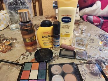 juice bomb set: Set polovne šminke + parfem, mist, 2 kreme za telo. Vaseline kreme je