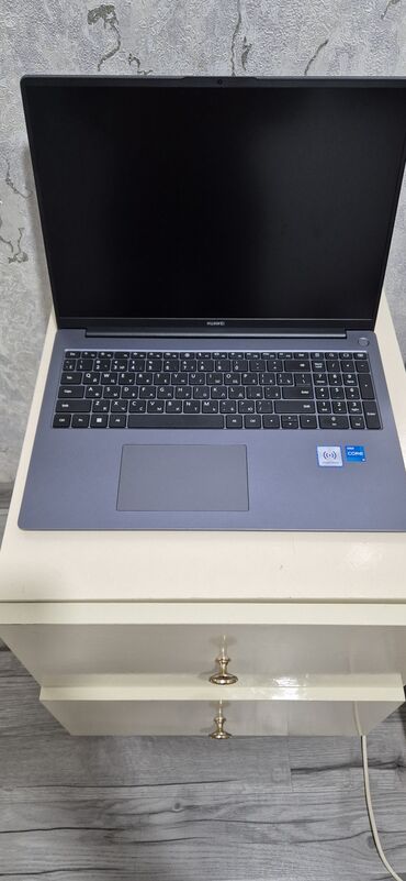 Huawei: Huawei noutbuk - Model xətti: Huawei (MateBook seriyası görünüşlü — 2