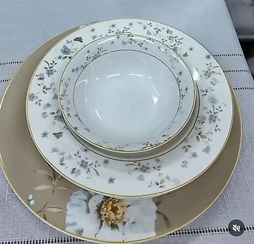 bacac diska statua: Porcelanski set tanjira i činije – elegantan cvetni dezen - — 1