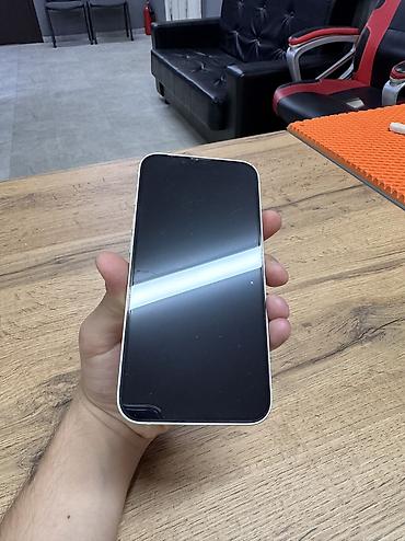 iphone se4: IPhone 13, Б/у, 128 ГБ, Белый, Защитное стекло, Чехол, Кабель, В рассрочку, 74 % — 1